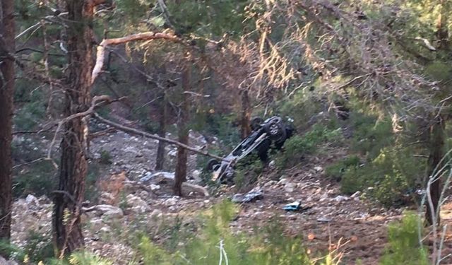Mersin’de Otomobil Uçuruma Yuvarlandı: 14 Yaşındaki Çocuk Hayatını Kaybetti