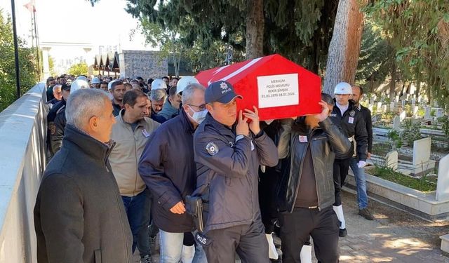 Mersin’de Vefat eden polis memuru son yolculuğuna uğurlandı