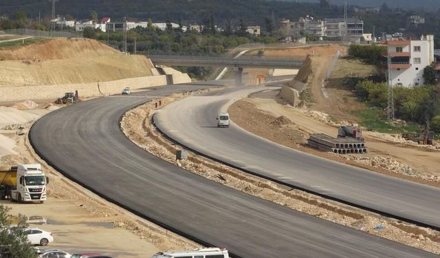 Çeşmeli–Kızkalesi Otoyolu’nda Yüzde 84 Tamamlandı