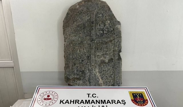 Kahramanmaraş’ta Bizans dönemine ait mezar taşı ele geçirildi: 3 gözaltı