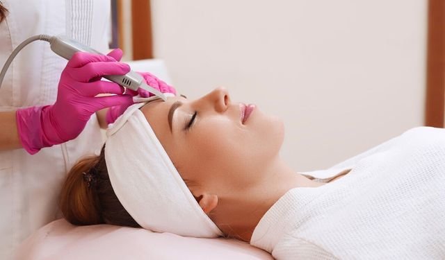 Yüz Yıkadıktan Sonra Yapılan Bu Hata Cildin Nemini Çalıyor