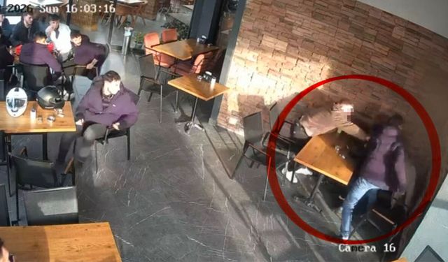 Pastanede Oturan Gençlere Bıçaklı Saldırı: Şüpheliler Kaçtı