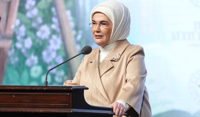 Emine Erdoğan, 'Tıp ve Kültür-Sanat Sempozyumu'nda konuştu