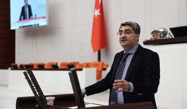 Ekmen'den 'Muhalefetin söz hakkı kısıtlandı' iddiası