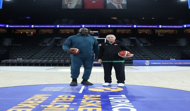 Cumhurbaşkanı Erdoğan, Eski NBA Oyuncusu Shaquille O'Neal ile Basketbol Oynadı