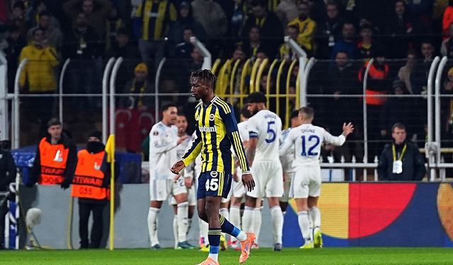 Fenerbahçe Kadıköy'de yıkıldı! Aston Villa'ya tek golle mağlup oldu