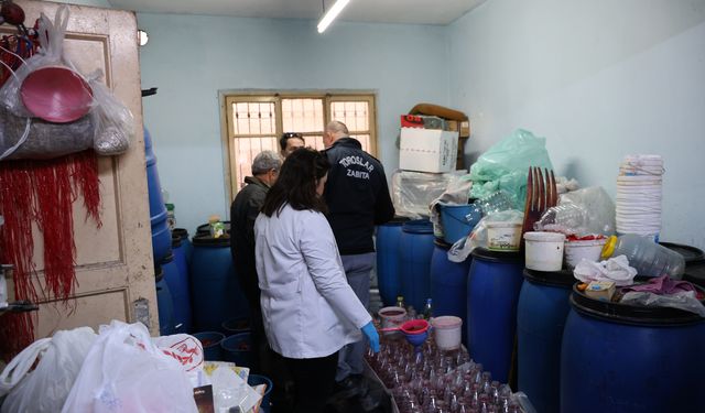 Toroslar’da Ruhsatsız Şalgam İmalathanesi Mühürlendi