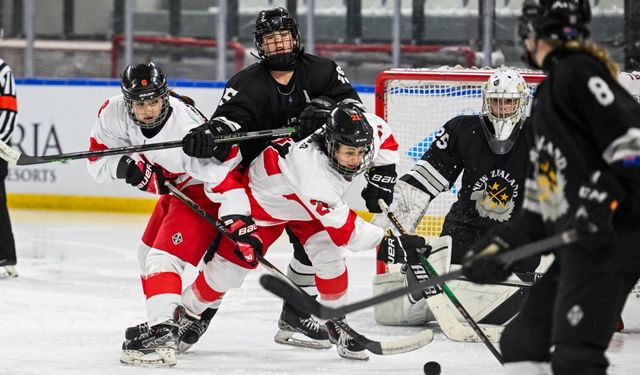 U18 Kadın Buz Hokeyi Milli Takımı Yeni Zelanda’yı 3-1 yendi