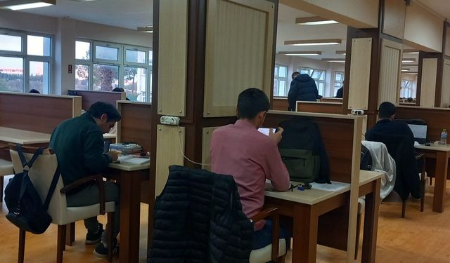 Mersin Üniversitesi’nde Final Mesaisi