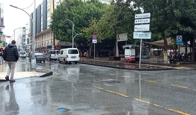 Mersin Çarşısı Sessizliğe Gömüldü