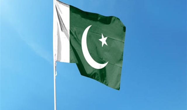 Pakistan'ın Başkentinde Camide Patlama Oldu