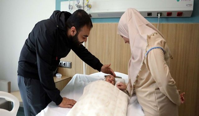 Talha bebeğin dünyada nadir görülen beyin tümörü