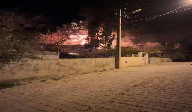 Yangın Evi Kullanılmaz Hale Getirdi