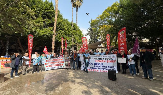 Emekliler Sokaklarda: “Sadaka Değil, Hakkımızı İstiyoruz”