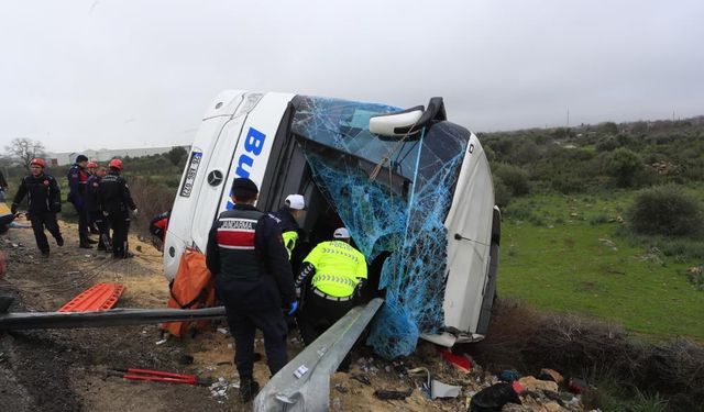 Antalya'daki Otobüs Kazasında Hayatını Kaybeden 3 Gencin Akdeniz Üniversitesi Öğrencisi Olduğu Ortaya Çıktı