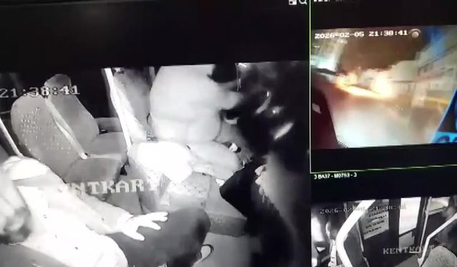 Yolcu Minibüsü İle Otomobil Kafa Kafaya Çarpıştı