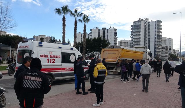 Okul Çıkışı Feci Kaza: 2 Genç Yaralandı