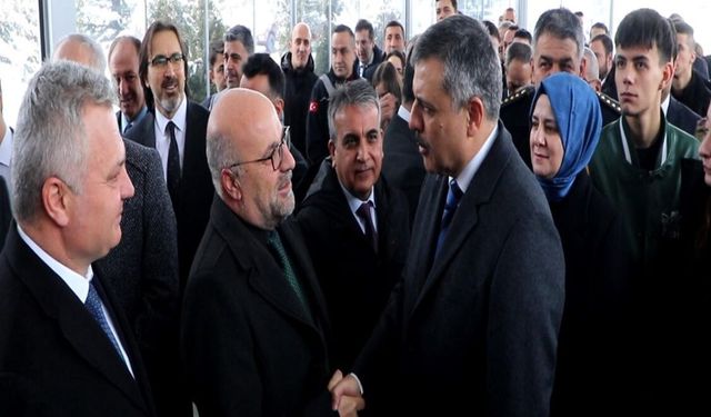 İçişleri Bakanlığına Atanan Çiftçi, Erzurum'a Veda Etti