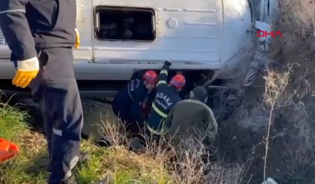 Adana'da Öğrenci Servisi Kaza Yaptı