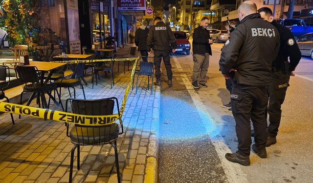 Silah Çekti, Arkadaşını Vurdu