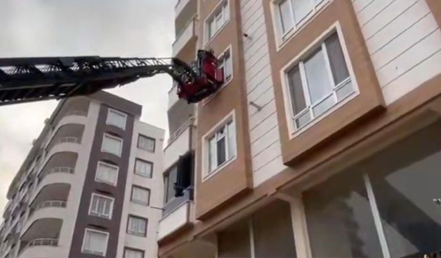 Yağış Sonrası İstinat Duvarı Çöktü: 15 Kişi Kurtarıldı