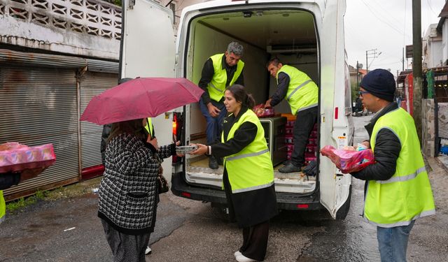 Tarsus'ta 15 bin kişilik Bayram Sofrası