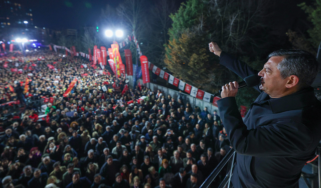 Trump ve Netanyahu İran'a demokrasi getiremezler