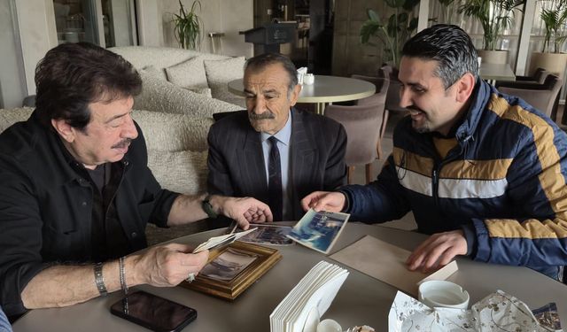 40 yıl sonra dost kucaklaması