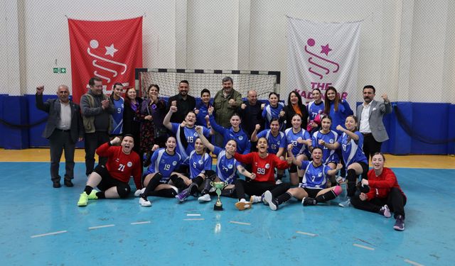 Kadınların gücü sahada: Toroslar’dan 61 gollü zafer