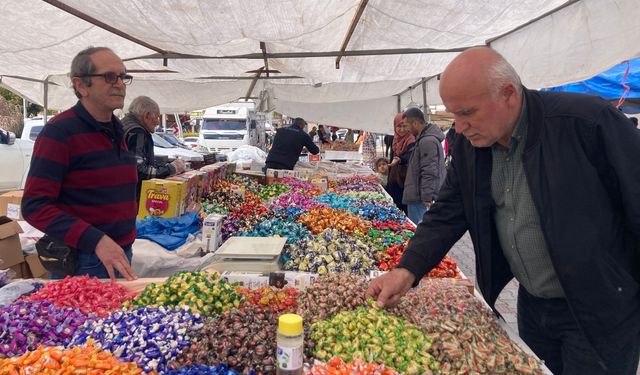 Tarsus’ta  şeker pazarı kuruldu