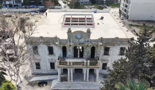 Hatay'da depremden zarar gören tarihi binalar inşa ediliyor