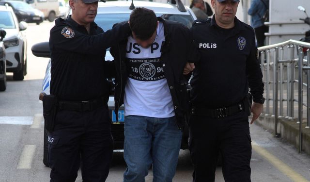 Ayağıyla araç süren sürücüye ev hapsi cezası