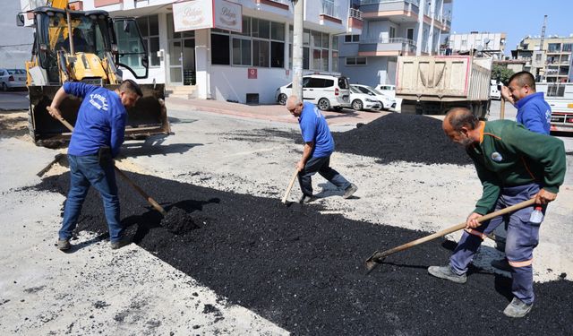 Toroslar ‘da asfalt bakım ve yenileme çalışmaları sürüyor