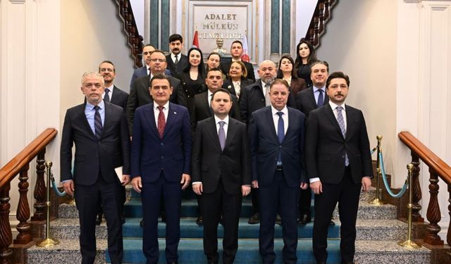 Bakan Gürlek KKTC İçişleri Bakanı Oğuz ile bir araya geldi