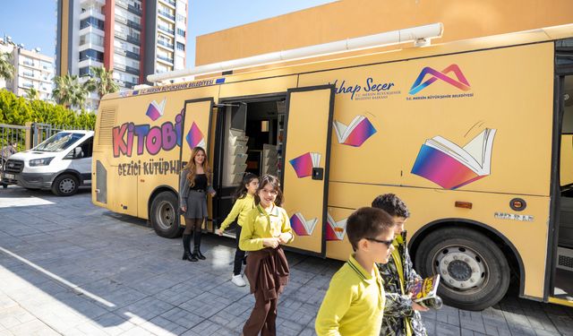 Mersin Büyükşehir Belediyesi’nden öğrencilere sanat ve edebiyat dolu bir gün