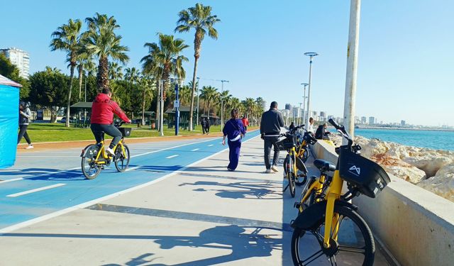 Mersin sahilinde bahar hareketliliği