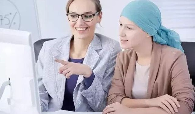 Medipol Sağlık Grubu’ndan kanserde güncel tedavi ve önlem paneli