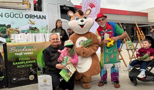 Adana’da “Geleceğe Nefes” etkinliği: 2.500 fidan dağıtıldı