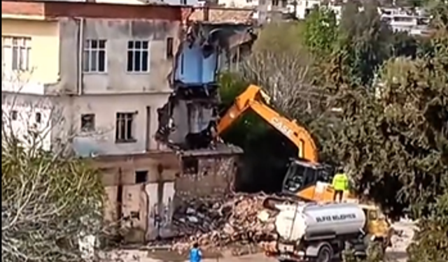 Silifke’de kültür merkezi yapımı için yıkım başladı