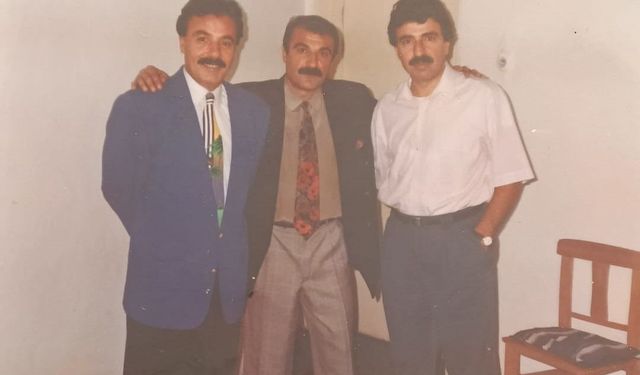 Sahneyi paylaştığı meslektaşını görmek için bekliyor