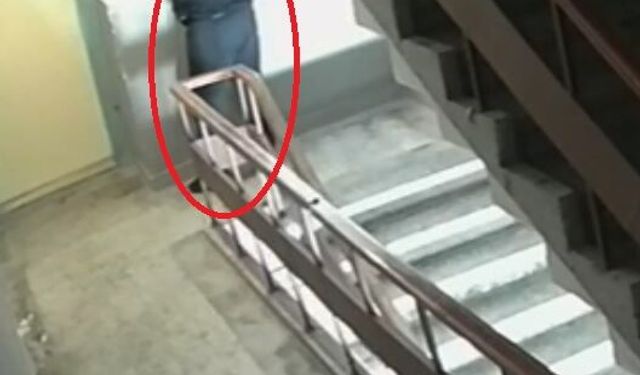 Kurye, sipariş getirdiği binaya idrarını yaptı