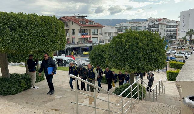 Marmaris’te kart dolandırıcıları tutuklandı