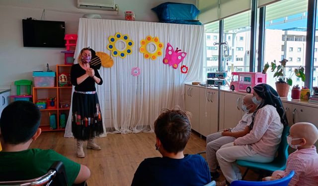 Mersin’de çocuklar masallarla 'iyileşiyor'