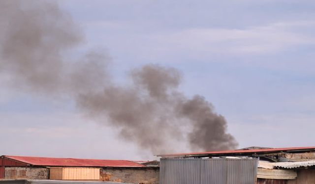 Belediye ‘kapattık’ diyor, vatandaş zehir soluyor
