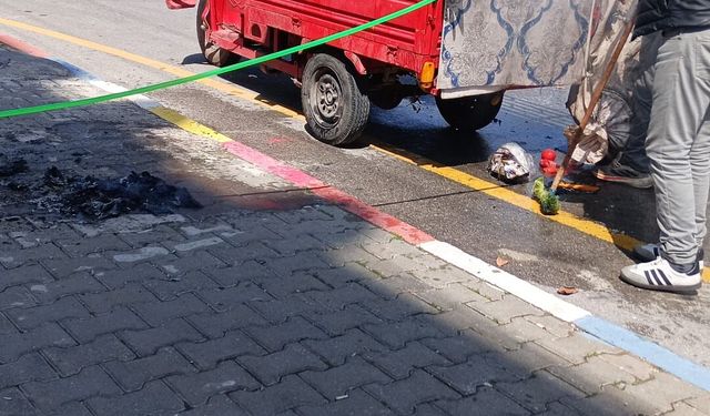 Yaşlı adamın ekmek teknesi yandı esnaf söndürdü