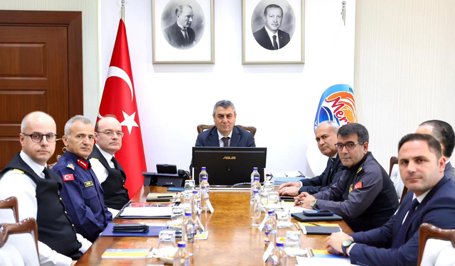 Mersin’de Güvenlik Toplantısı: Bir haftada 870 aranan şahıs yakalandı