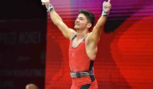 Muhammed Furkan Özbek’ten Avrupa’da tarihi başarı