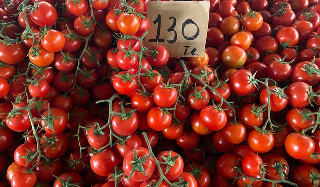 Domates bu hafta da pazarda şampiyonluğunu sürdürdü