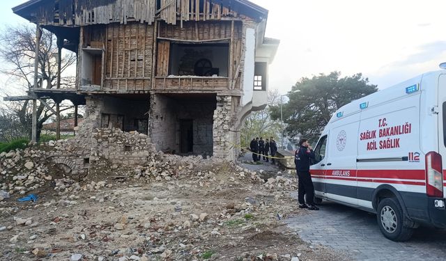 Metruk binada erkek cesedi bulundu