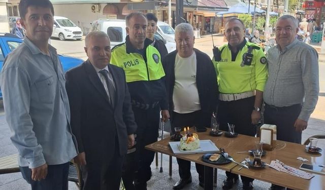 28 yıllık polis memuru veda anonsuyla emekliye ayrıldı